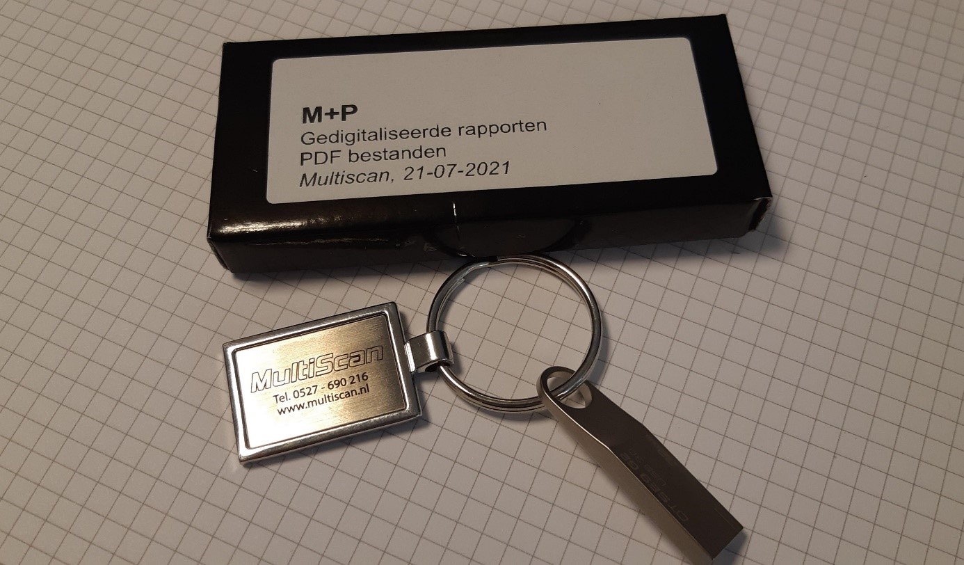 usb-stick met gedigitaliseerde rapporten