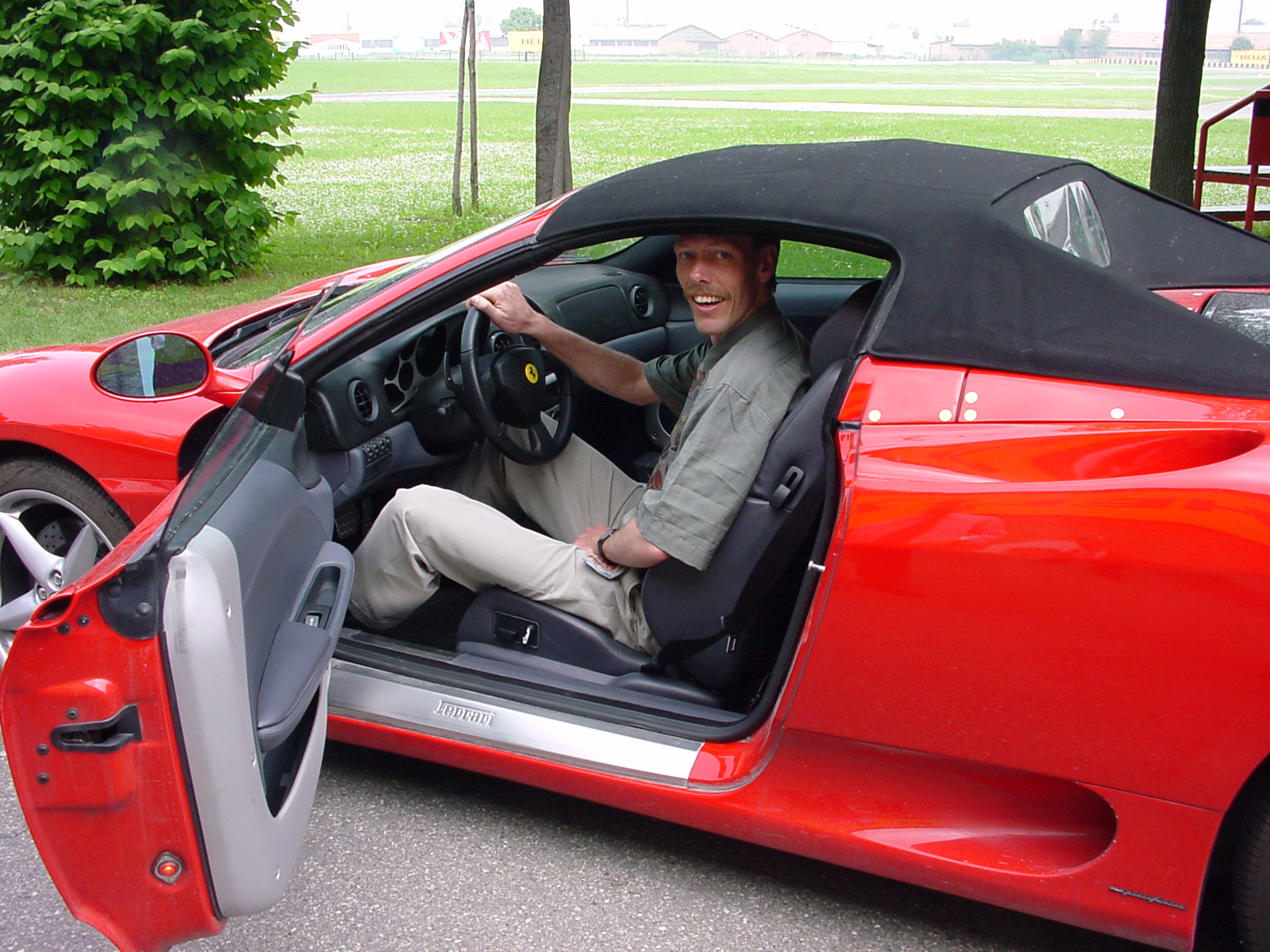 Erik op het Ferrari testcircuit in Italië