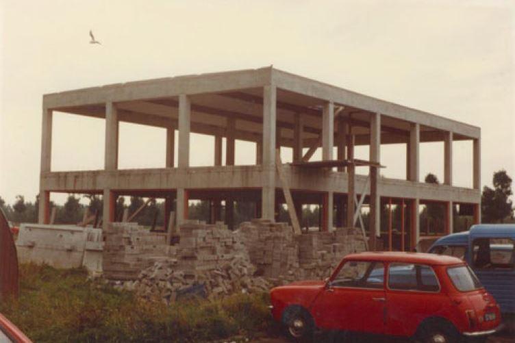 betonskelet van het M+P-kantoor in Aalsmeer