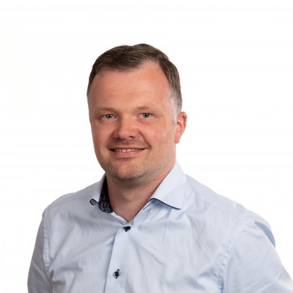 Erik O. 2